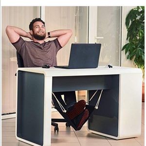 Foot hammock for desk